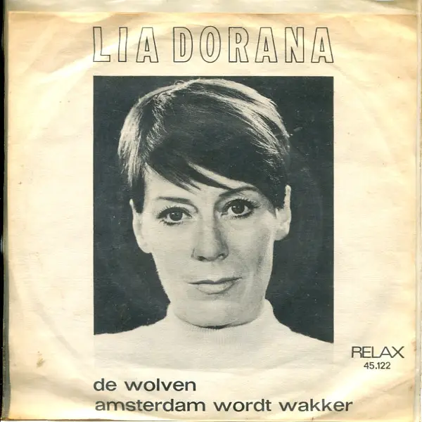Lia Dorana-0